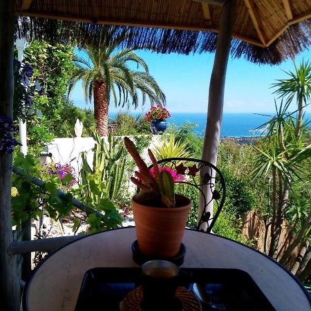 Nouveau ! Chambre D'Hote Insolite Privee " Coeurs De Pirates A Bali En Provence" Spa Sauna Massages Dans Cadre Exotique D'Amenagements Exterieurs D'Exception Ete Comme Hiver Bienvenue !!! Кавалер-сюр-Мер Экстерьер фото
