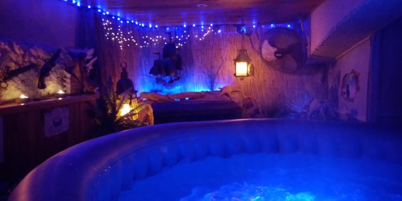 Nouveau ! Chambre D'Hote Insolite Privee " Coeurs De Pirates A Bali En Provence" Spa Sauna Massages Dans Cadre Exotique D'Amenagements Exterieurs D'Exception Ete Comme Hiver Bienvenue !!! Кавалер-сюр-Мер Экстерьер фото